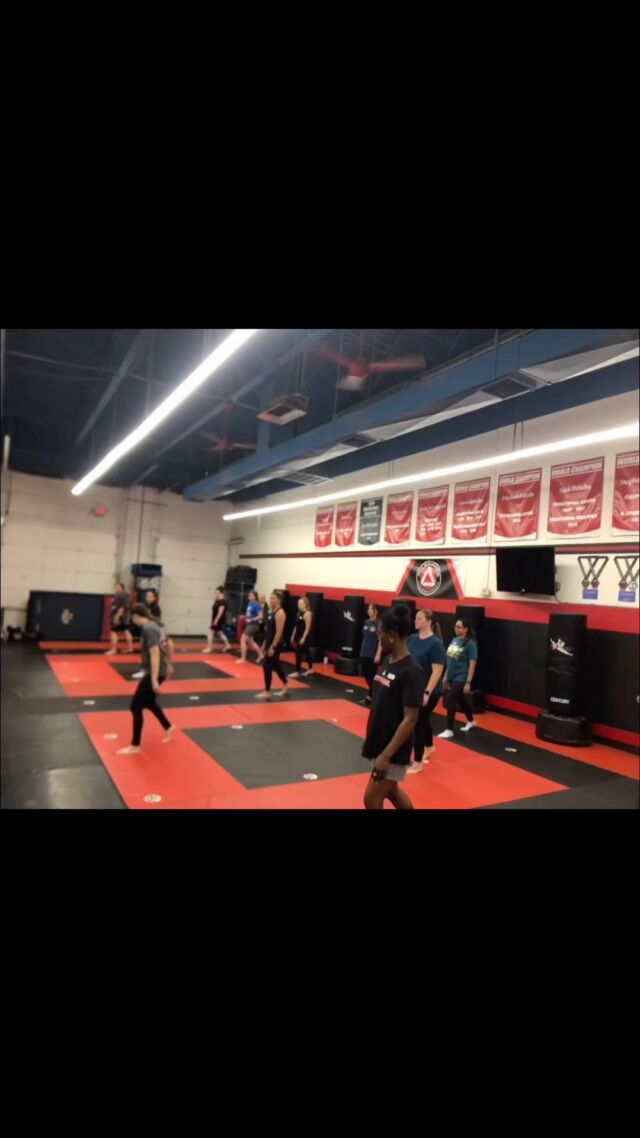Shout out to all the woman who came and brought the heat to our Summer Woman’s 5 week course last night! Week 1 is on the bag and you all did an amazing job! 🔥🥊
Another shout out to Coach Allegra for running an amazing class and giving the woman some important skills! 🙏

Come check out our special community! 

Allegiancekm.com 

#fittofightrepublic #selfdefense #kravmaga #fitness #hillsboroughnjmoms